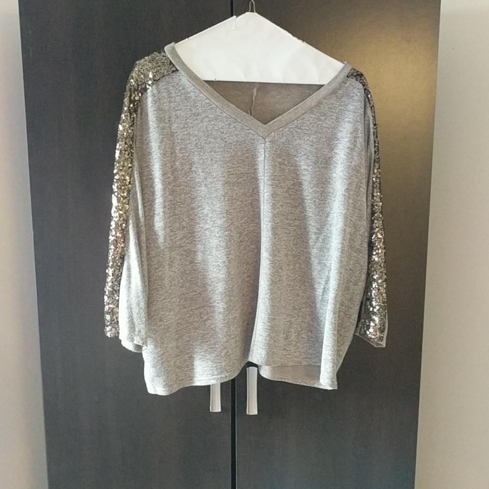 Quarter length bronze sequin top